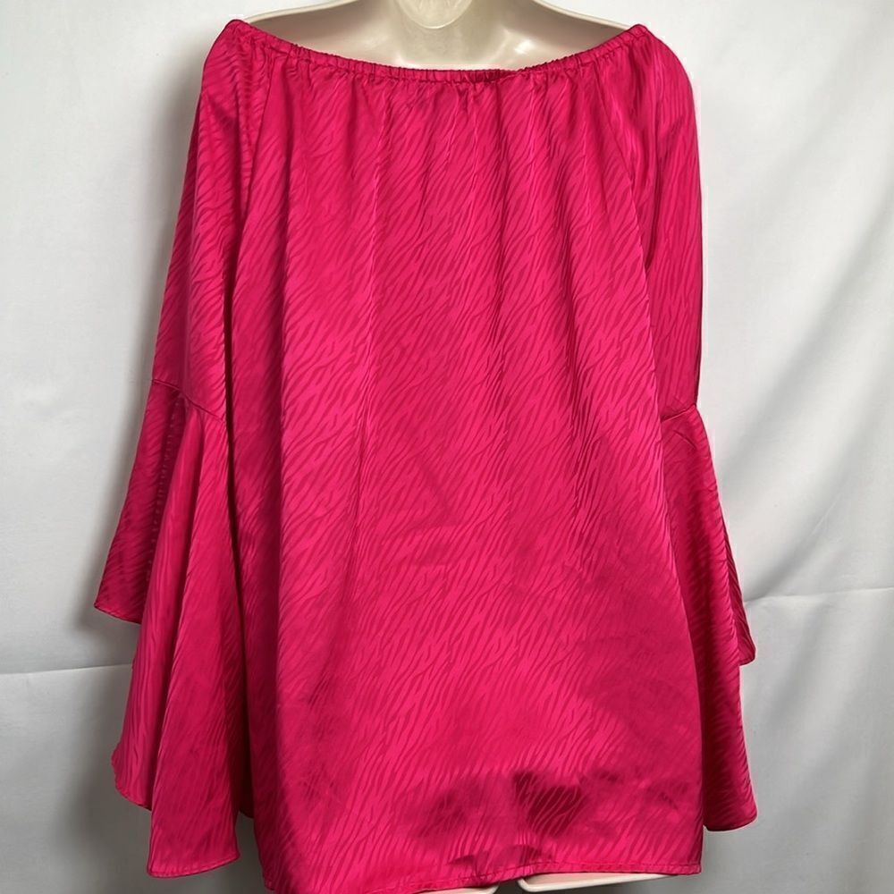 Fever Fuchsia pink off the shoulderderbbell sleeve blouse EUC size XL - Picture 6 of 10